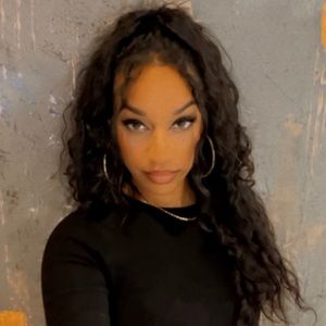 Meet your Posher, Ayanna